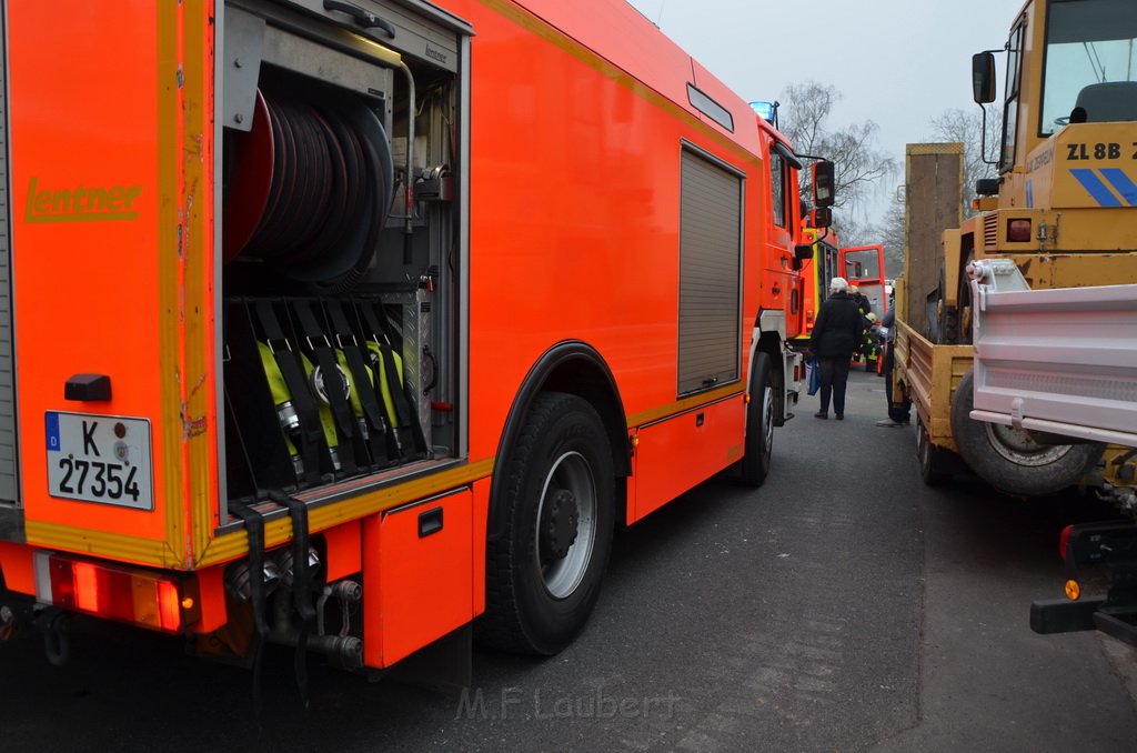 Feuer 2 Dach Koeln Brueck Diesterweg P02.JPG - Miklos Laubert